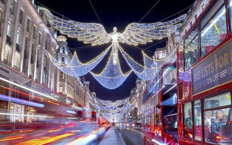 London Christmas Eve Dinner & Midnight Mass - main image