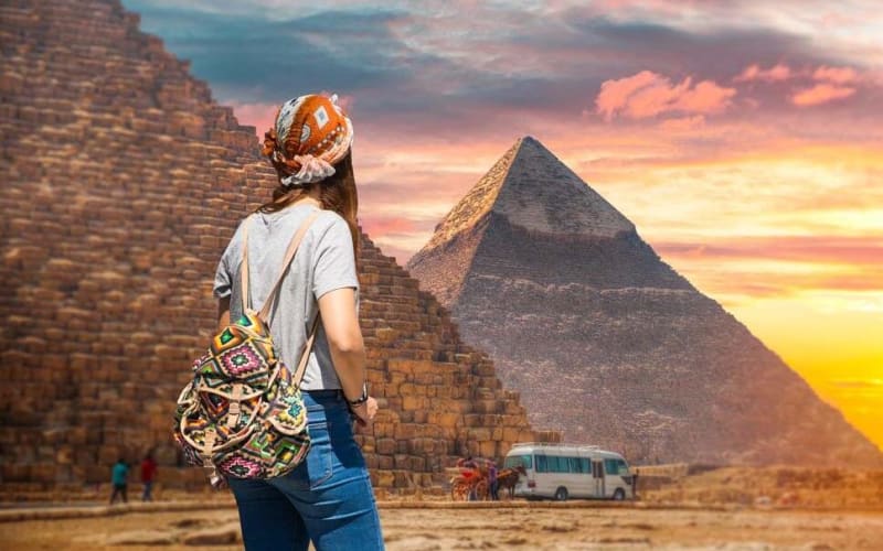 Cairo Stopover Tour: Pyramids & Museum - main image