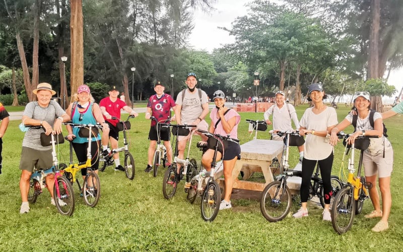 Historical Marina Bay & East Coast Bike Tour with Lunch - main image