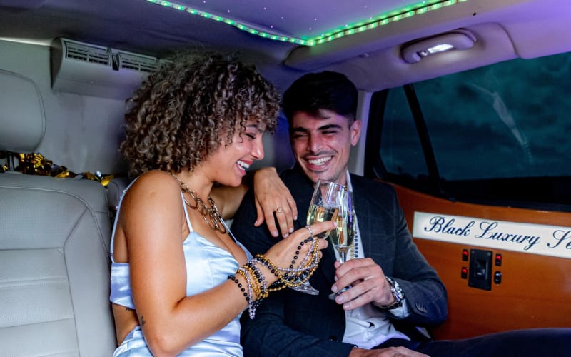 Deluxe GMC Limousine Transfer to Playa Mujeres - main image