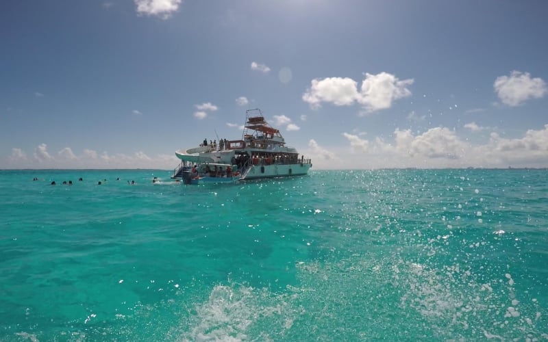 Cancun Catamaran Cruise with Snorkeling and Dancing - main image