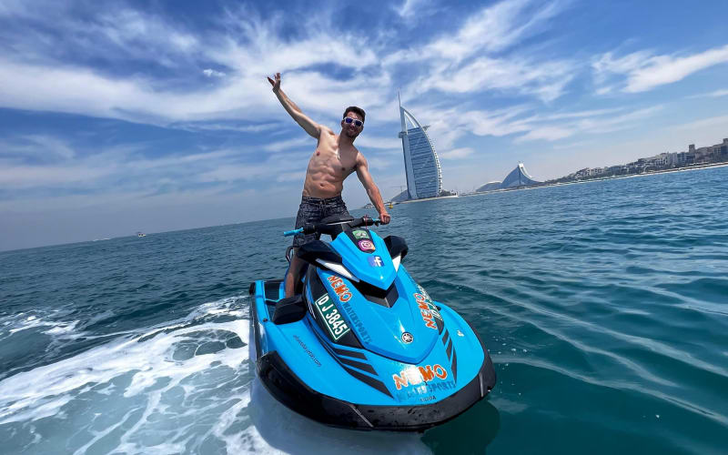 30-Min Jet Ski Tour with English Breakfast and Burj Al Arab View - main image