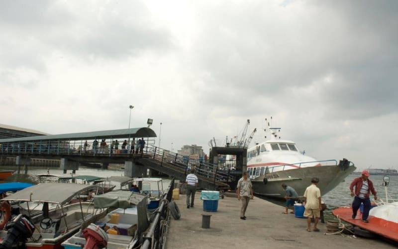 Private Crab Island Tour with Seafood Lunch - main image