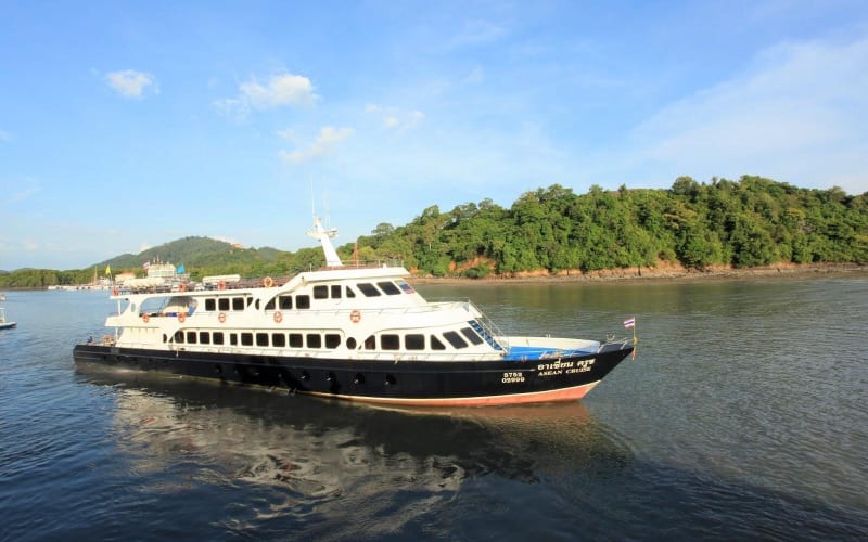 Phuket to Koh Phi Phi High-Speed Ferry - main image