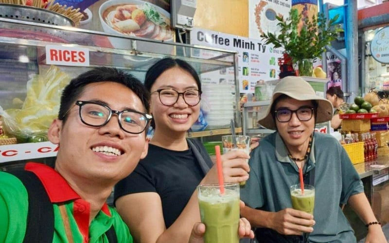 Da Nang Local Food Tour by Motorbike - main image