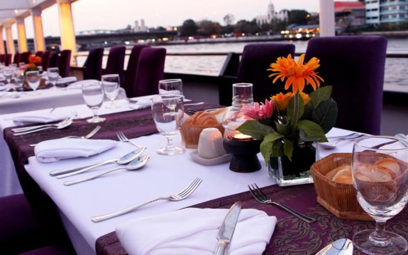 Amazing Chaophraya Dinner Cruise Experience - main image