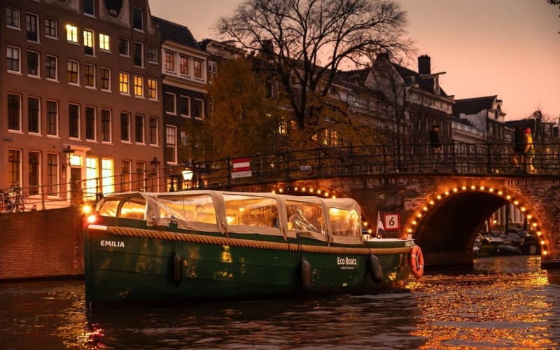 Amsterdam Evening Canal Cruise with Drinks - main image