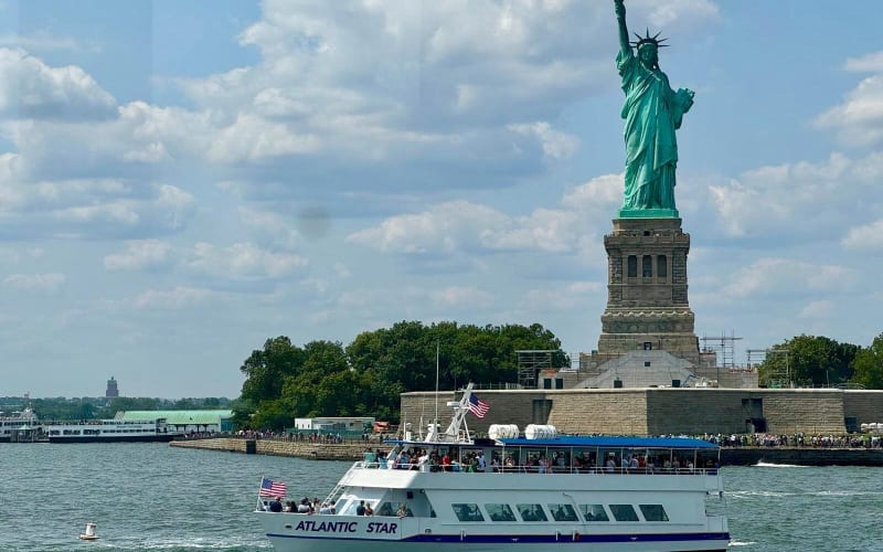 New York City Hop-On Hop-Off Bus Tour with Cityscape Cruise - main image