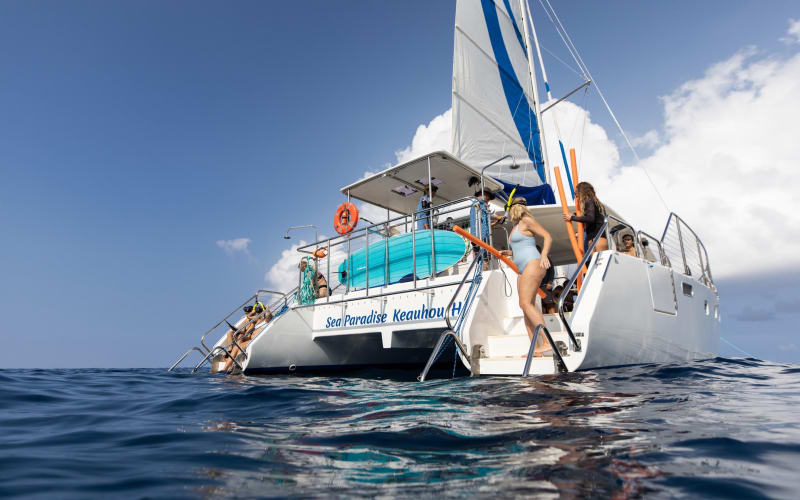 Deluxe Sail & Snorkel to Captain Cook Monument - main image
