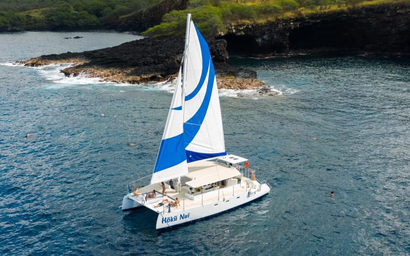 Afternoon Sail & Snorkel to Captain Cook Monument - main image