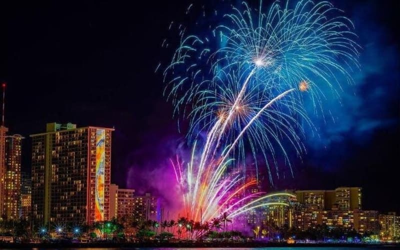 Friday Night Fireworks Sail on Hāwea - main image
