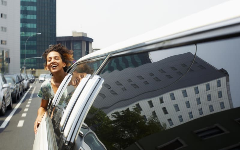 Airport luxury arrival pickup in New Jersey by stretch limousine - main image