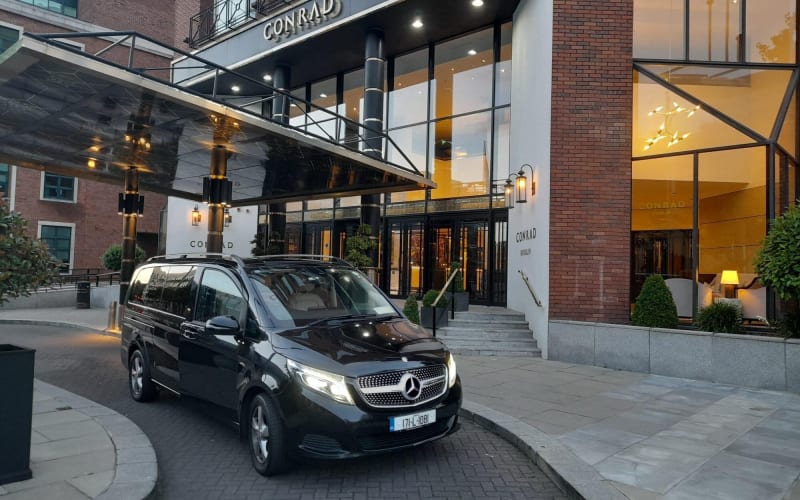 Dublin Airport Transfers: Luxury Transfer To/From DUB Per Vehicle - main image
