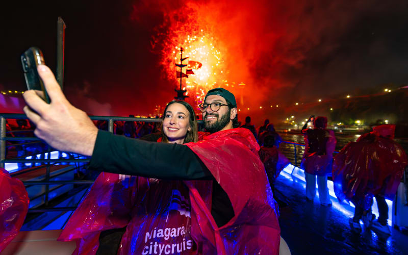 Niagara Falls Feel the Mist Night Tour - main image