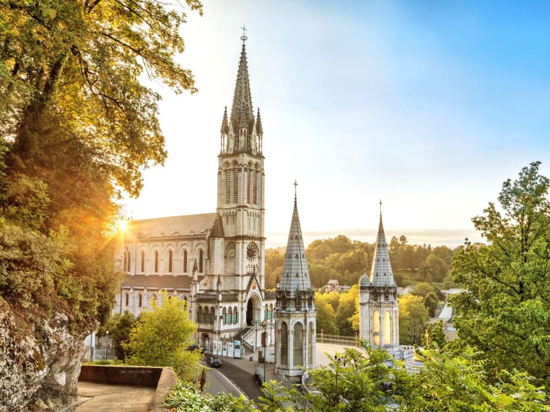 Upper basilica above the Lourdes grotto