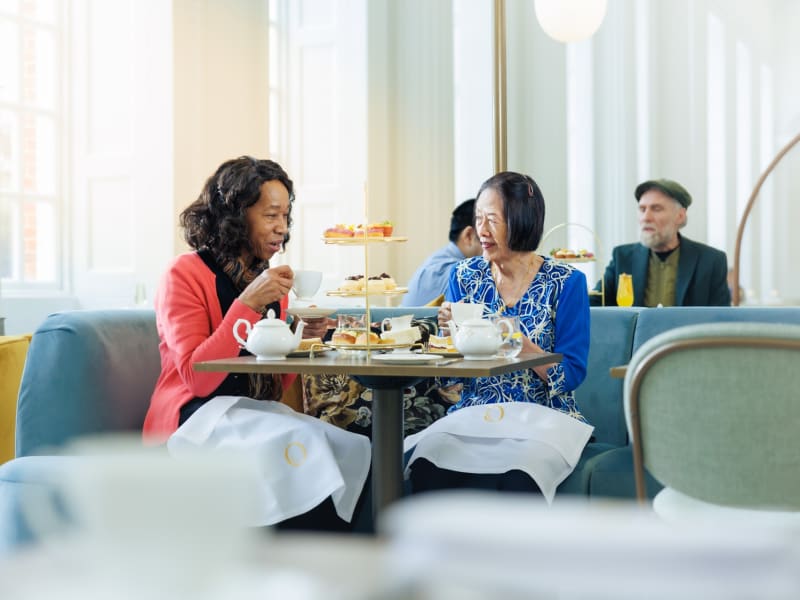 Kensington Palace Tour with Guard Change & Afternoon Tea - main image