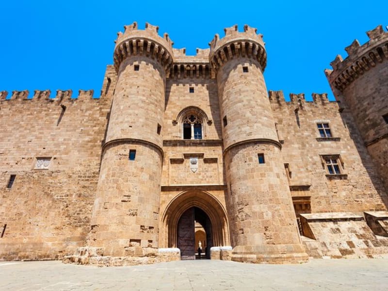 The Palace of the Grand Master: Skip-The-Line e-Ticket with Audio Tour on Phone - main image
