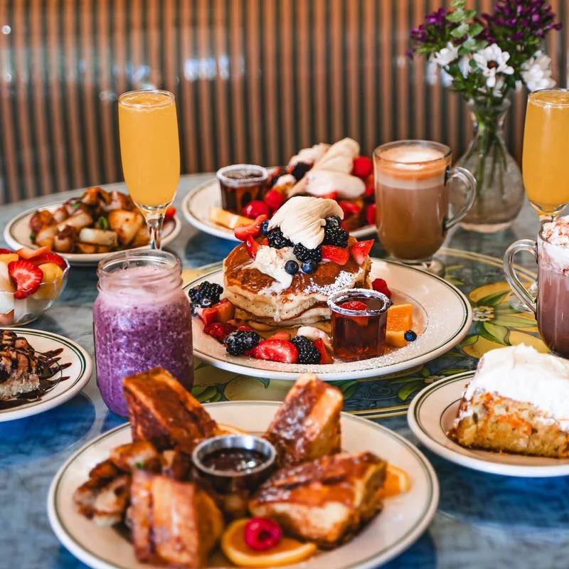 Mama's on Washington Square Brunch