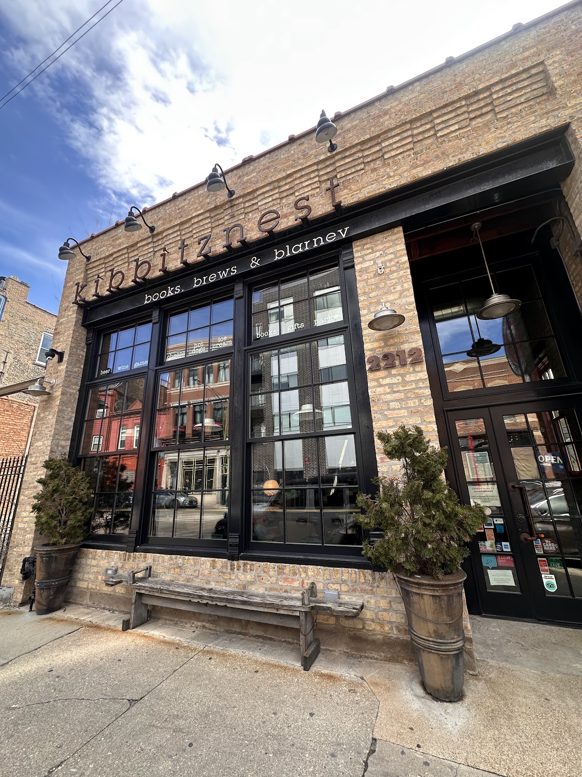 kibbitznest books, brews & blarney