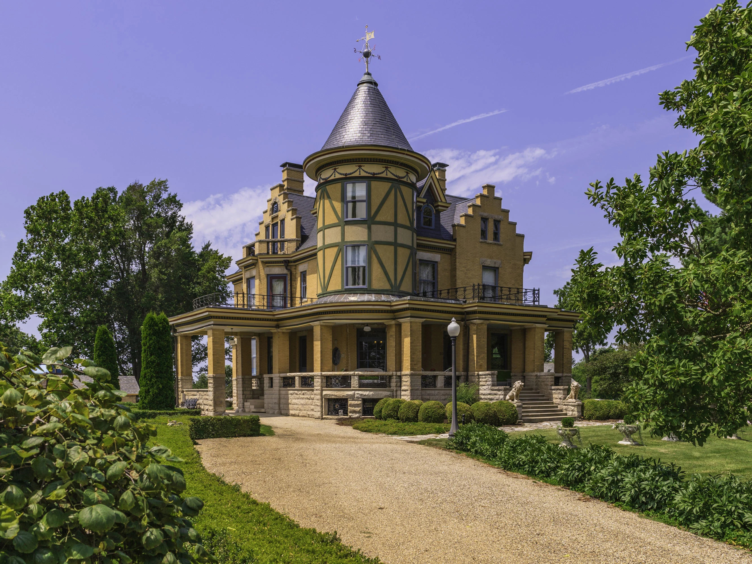 The Castle | 10 N Spencer Street, Lexington, IL | Luxury Real Estate | Concierge Auctions
