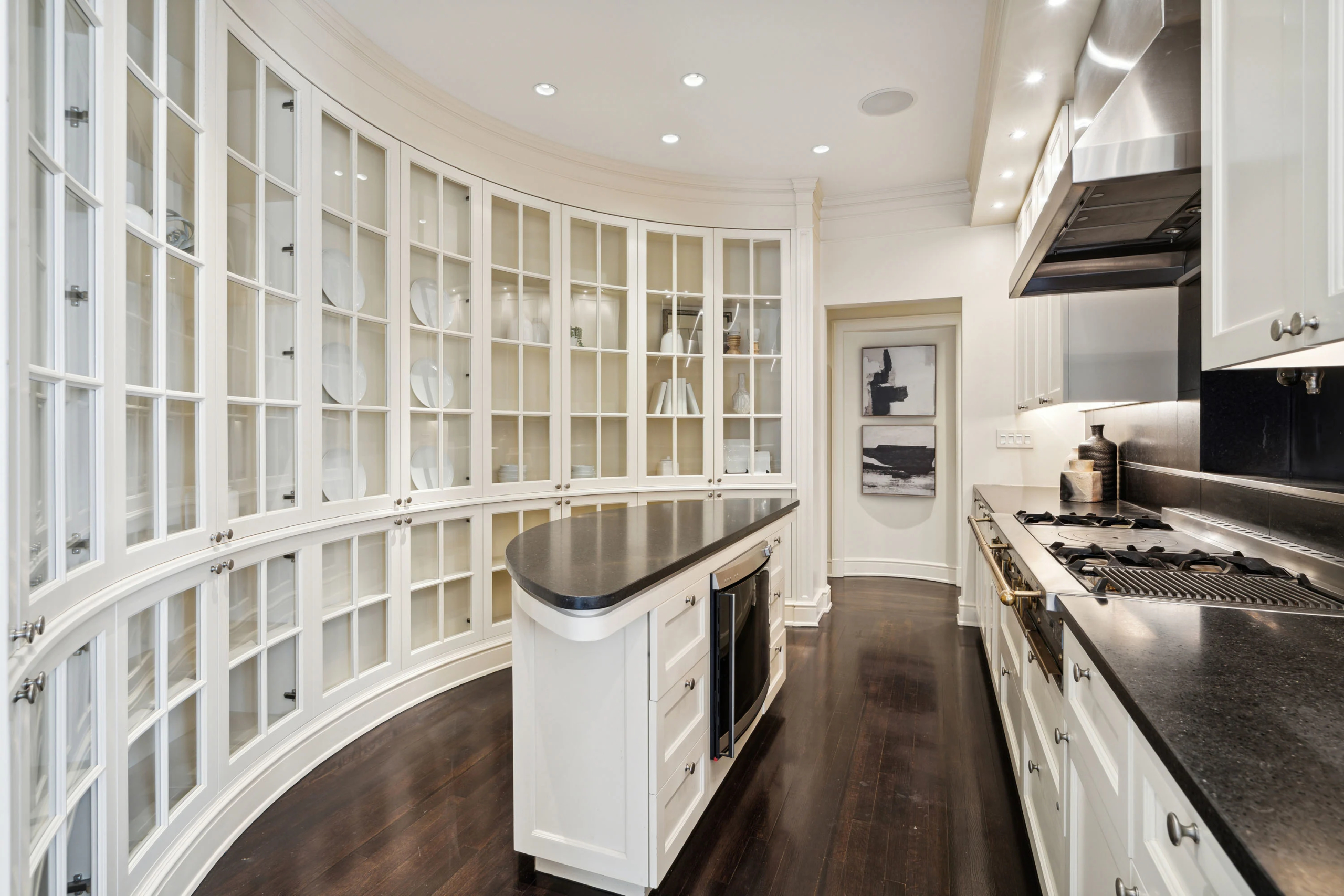 1325 North Astor Street #13 | Chicago, IL | Luxury Real Estate | Concierge Auctions