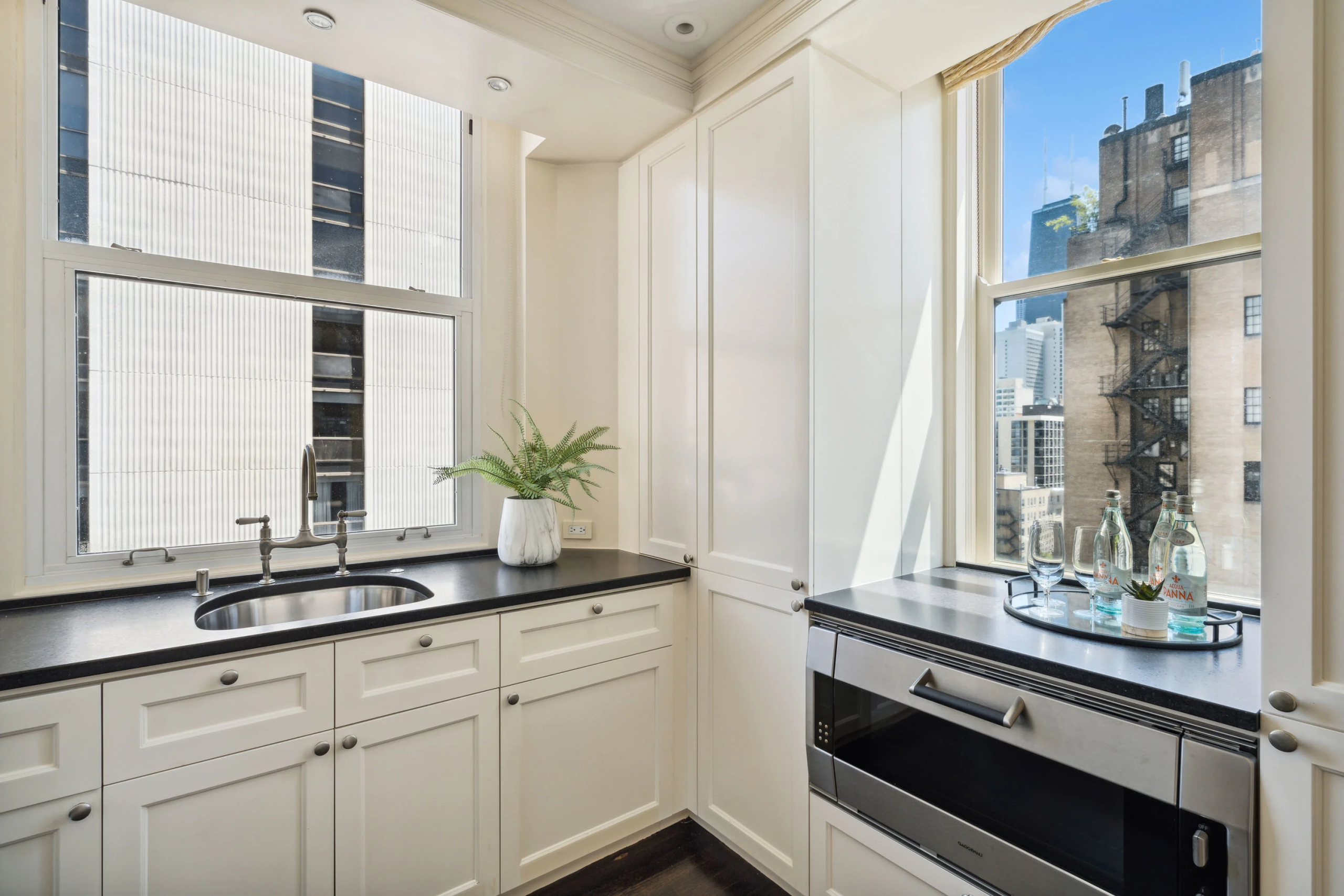 1325 North Astor Street #13 | Chicago, IL | Luxury Real Estate | Concierge Auctions