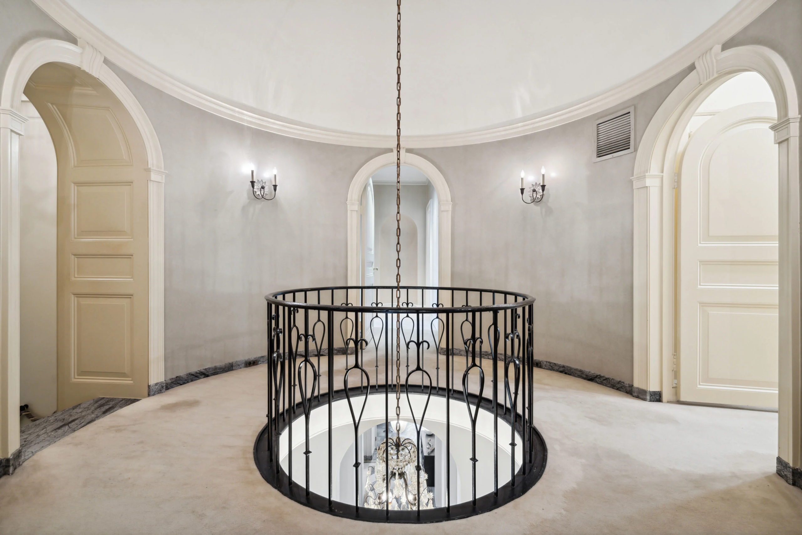 1325 North Astor Street #13 | Chicago, IL | Luxury Real Estate | Concierge Auctions