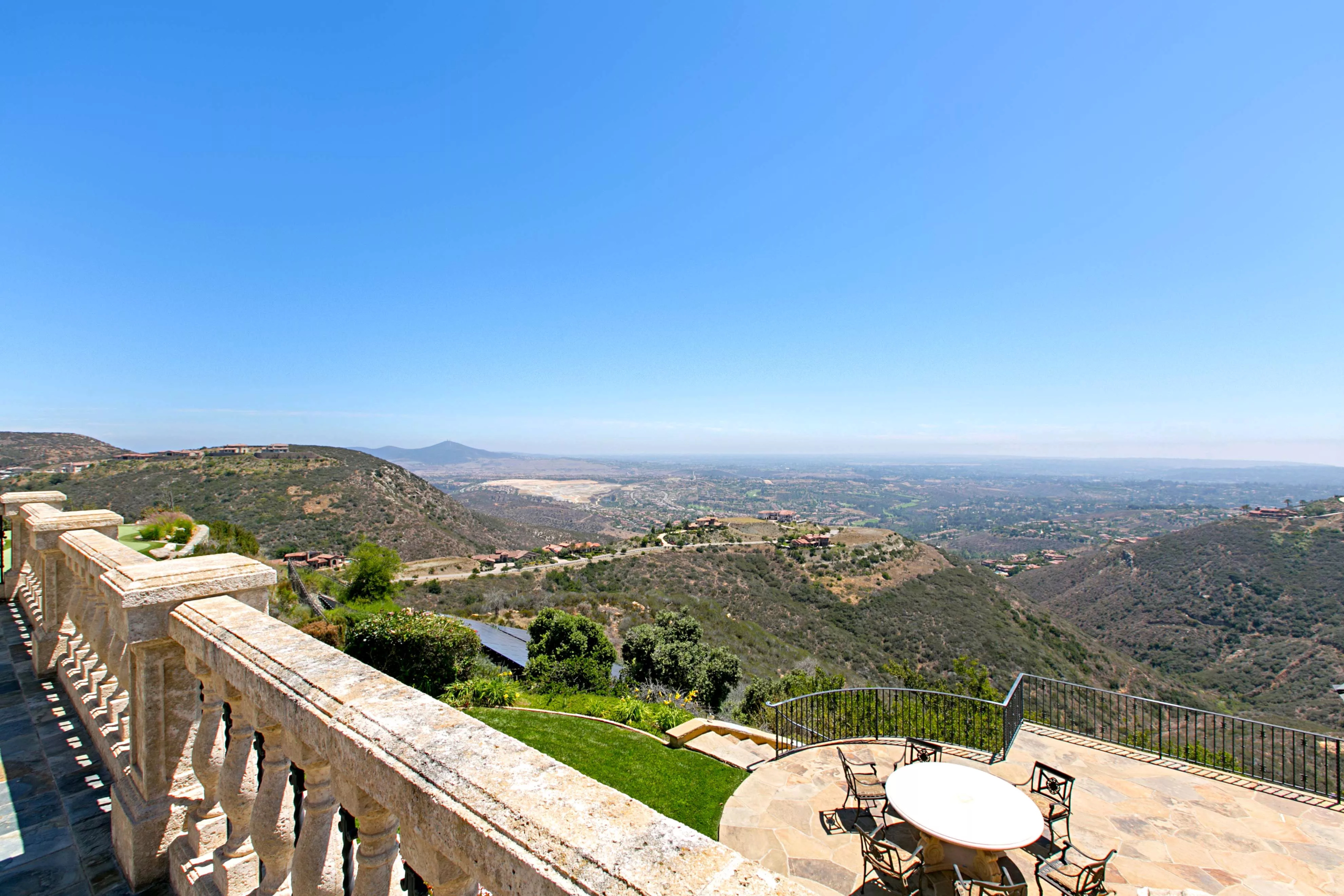 Rancho Santa Fe, CA | Luxury Real Estate