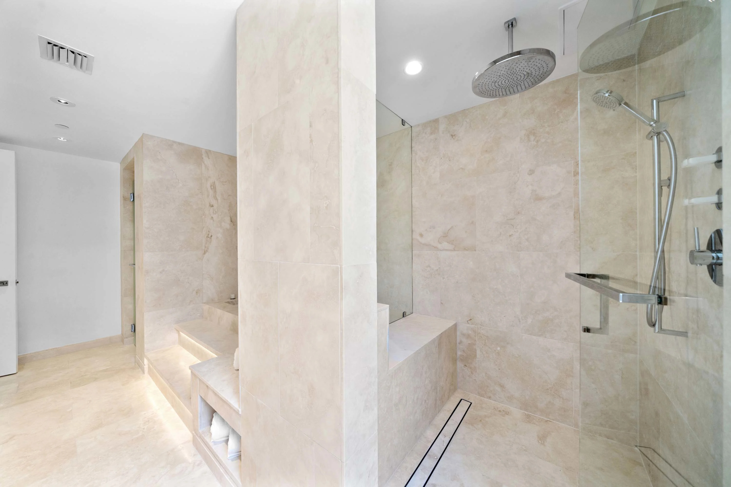 3550 South Ocean Boulevard, 2B, South Palm Beach, Florida | Luxury Real Estate | Concierge Auctions