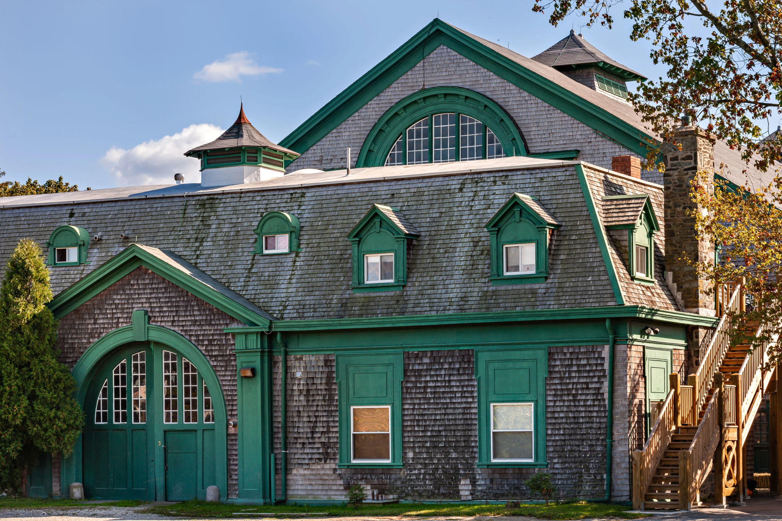 Sandy Point Farm | Portsmouth, RI | Luxury Real Estate | Concierge Auctions