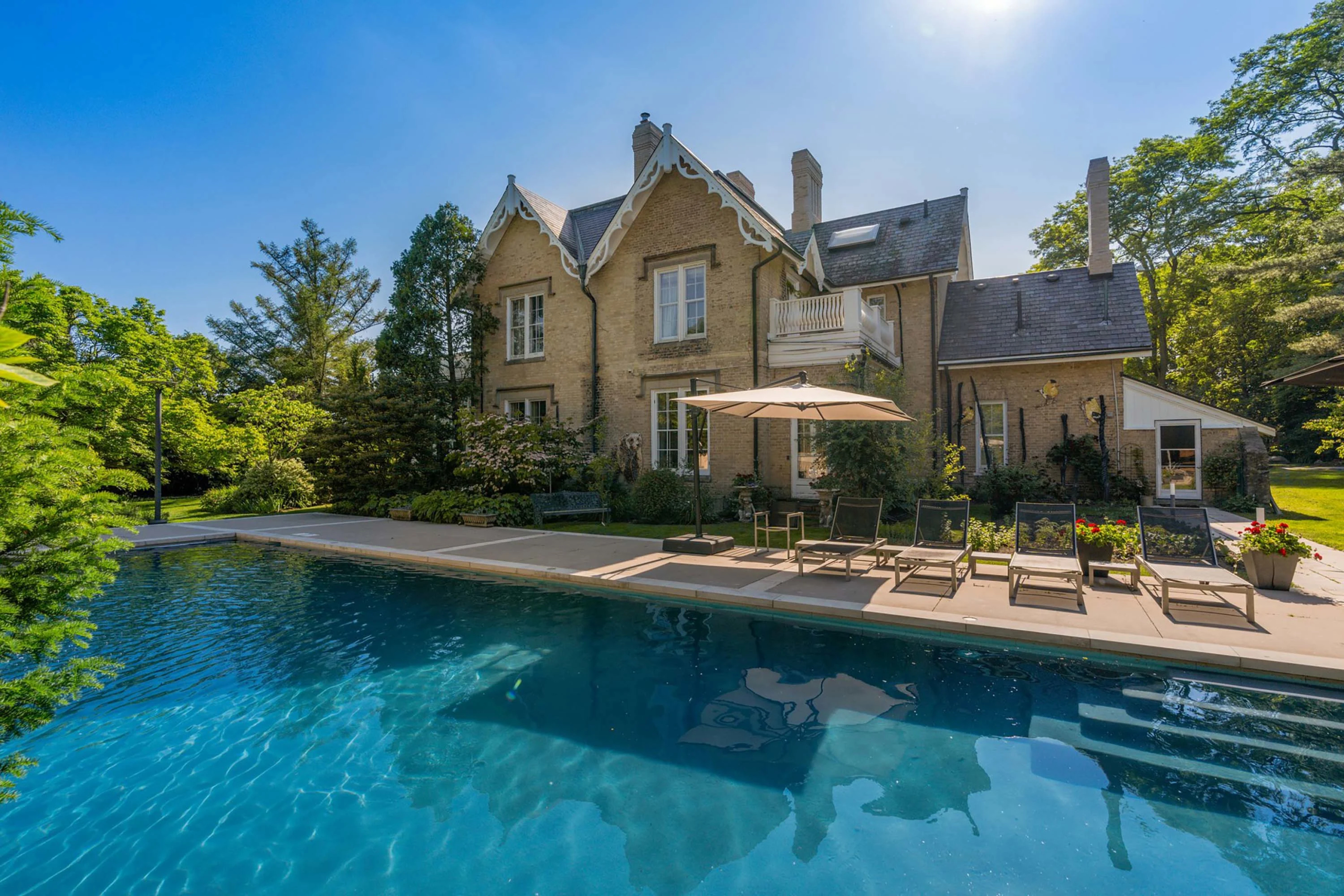 Whitlaw House | 1 Banfield Street, Paris, Ontario, Canada | Luxury Real Estate | Concierge Auctions