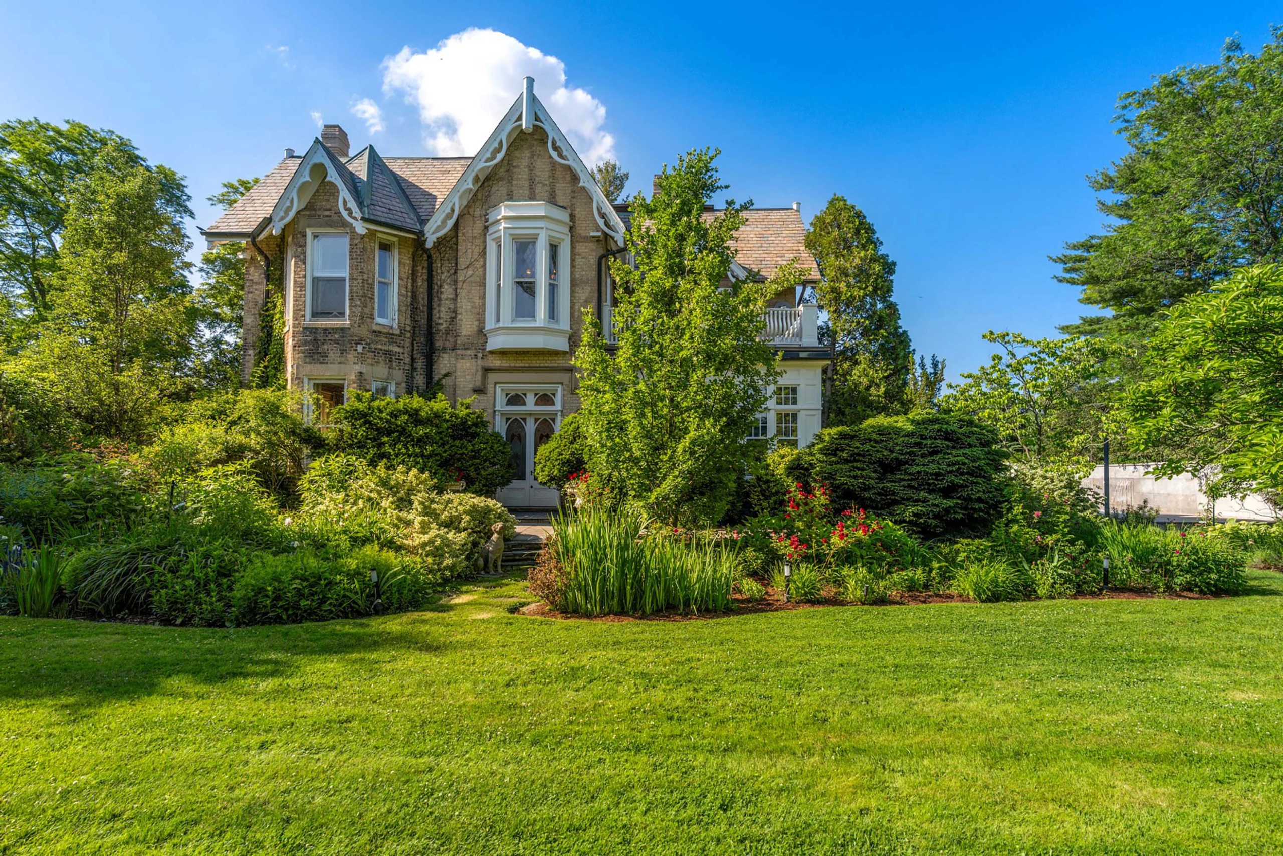Whitlaw House | 1 Banfield Street, Paris, Ontario, Canada | Luxury Real Estate | Concierge Auctions