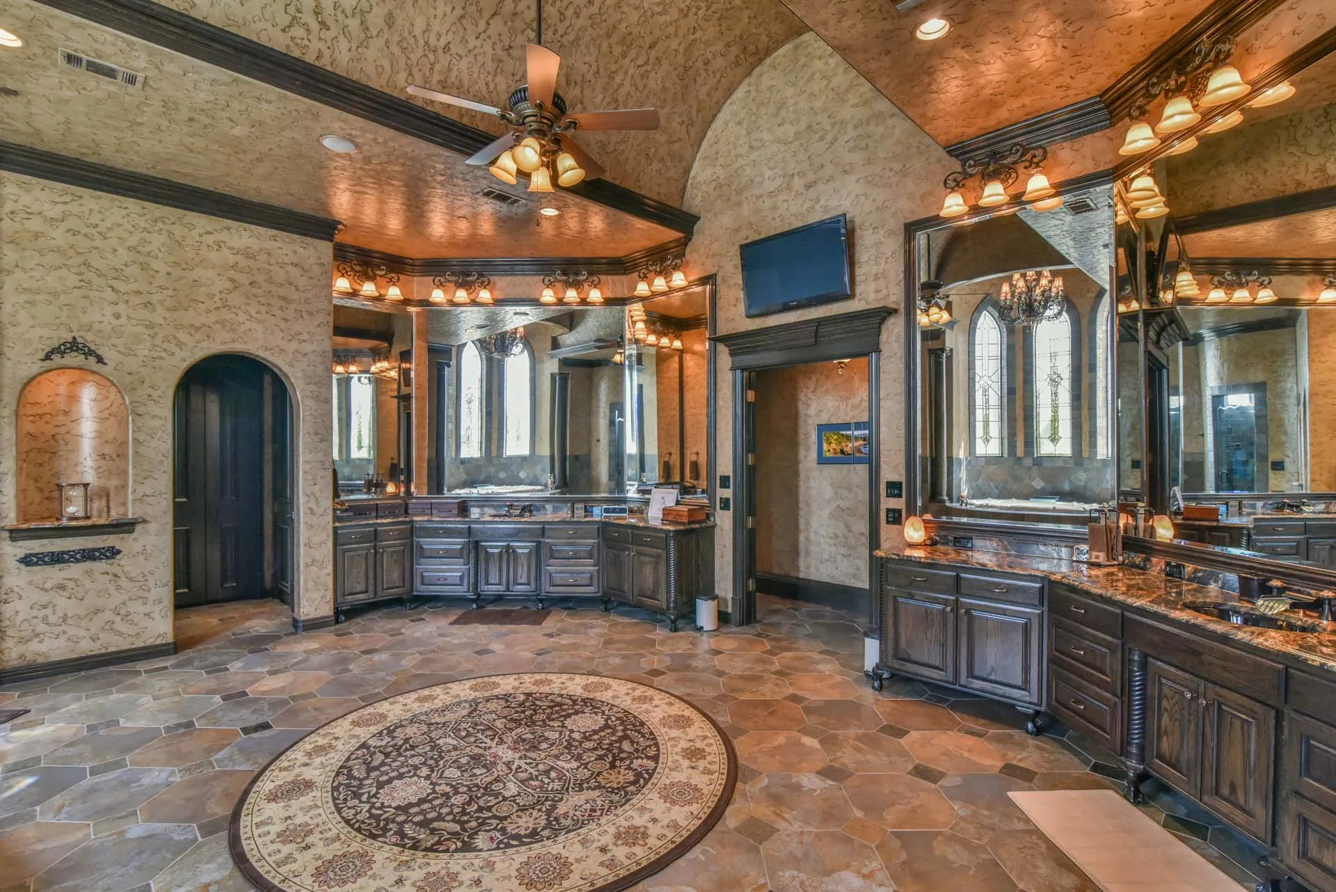 3716 North White Chapel Boulevard | Dallas/Fort Worth, Texas | Luxury Real Estate