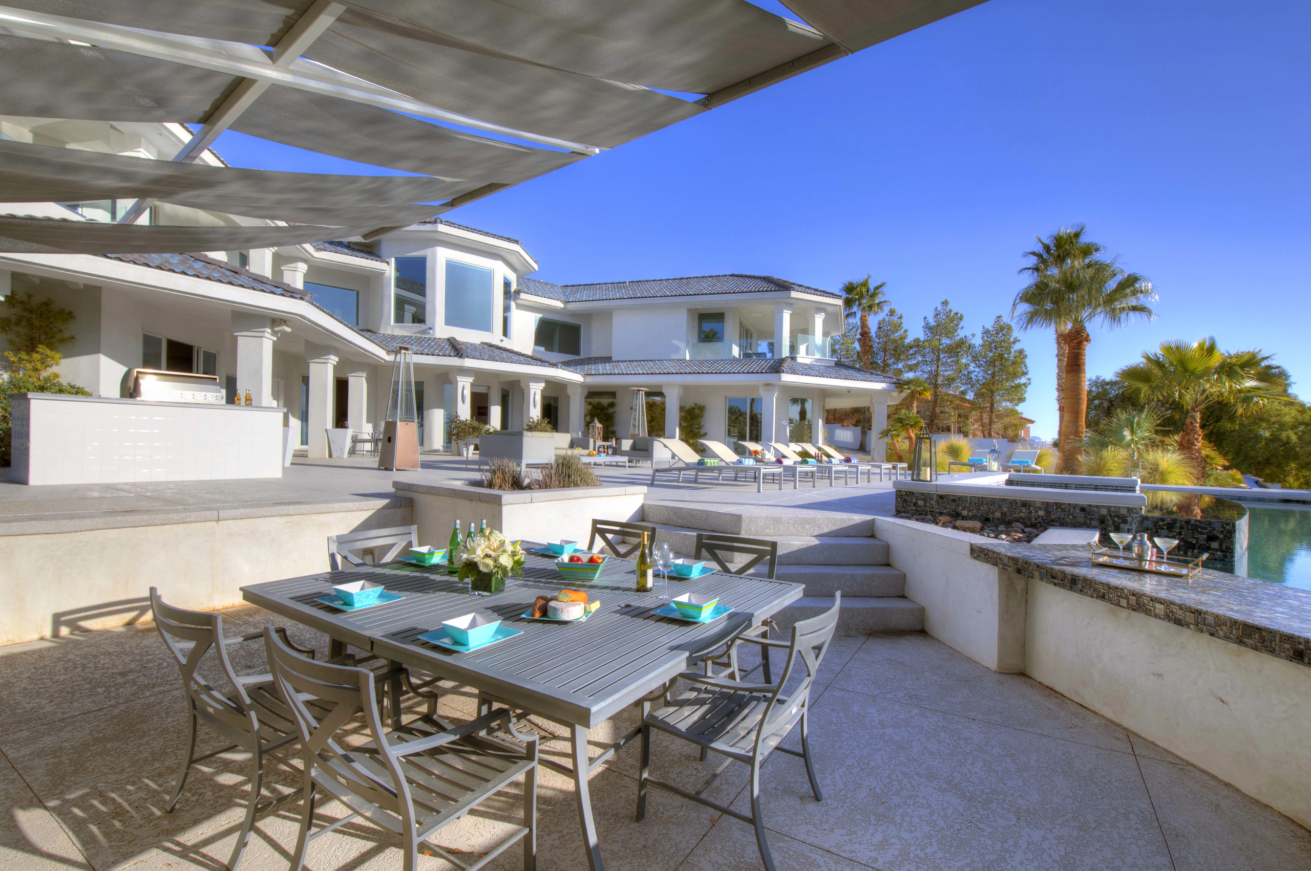 Sapphire Oasis | 460 Probst Way | Las Vegas, Nevada | Luxury Real Estate