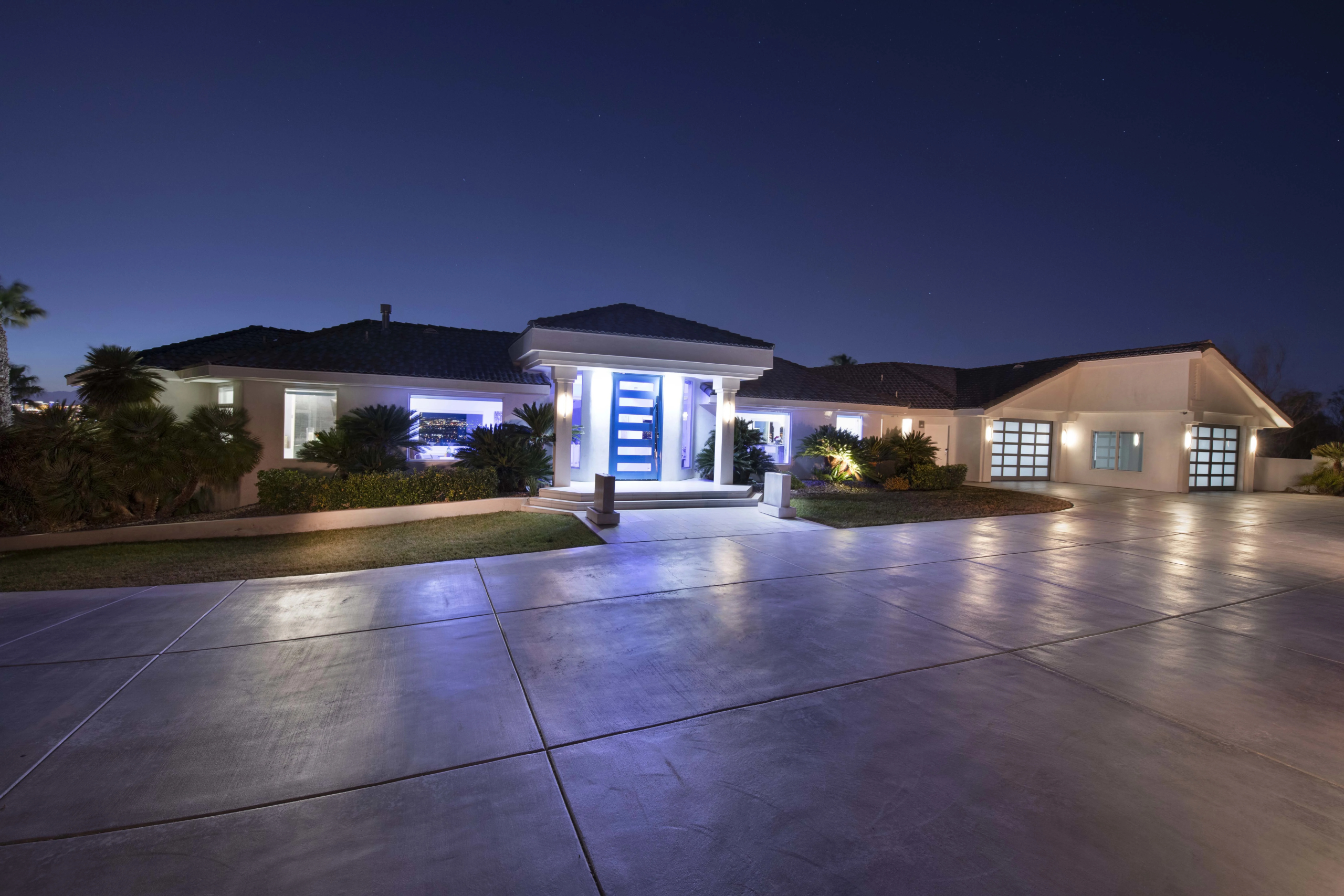 Sapphire Oasis | 460 Probst Way | Las Vegas, Nevada | Luxury Real Estate