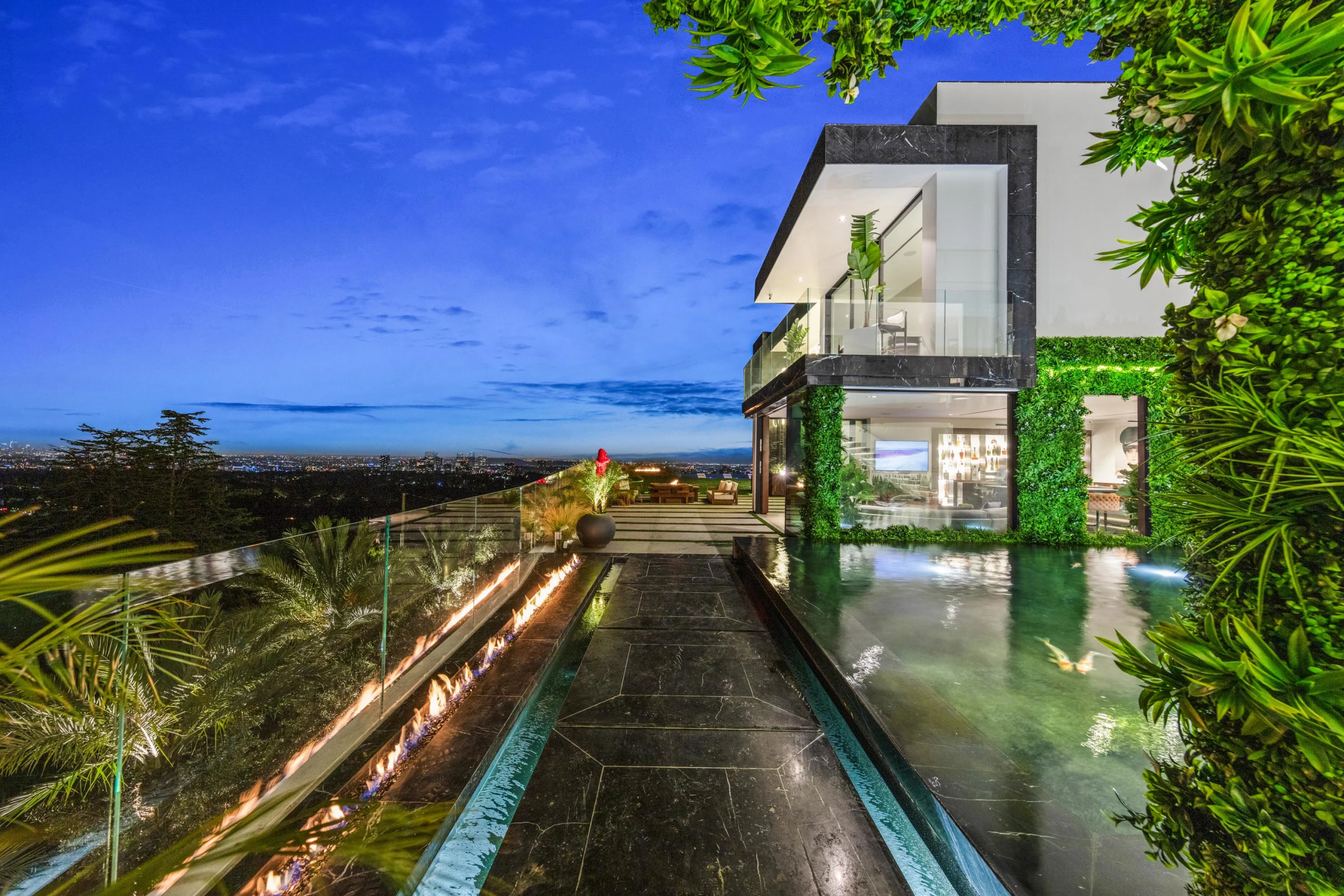 Palazzo di Vista | 777 Sarbonne Road | Los Angeles, CA | Luxury Real Estate