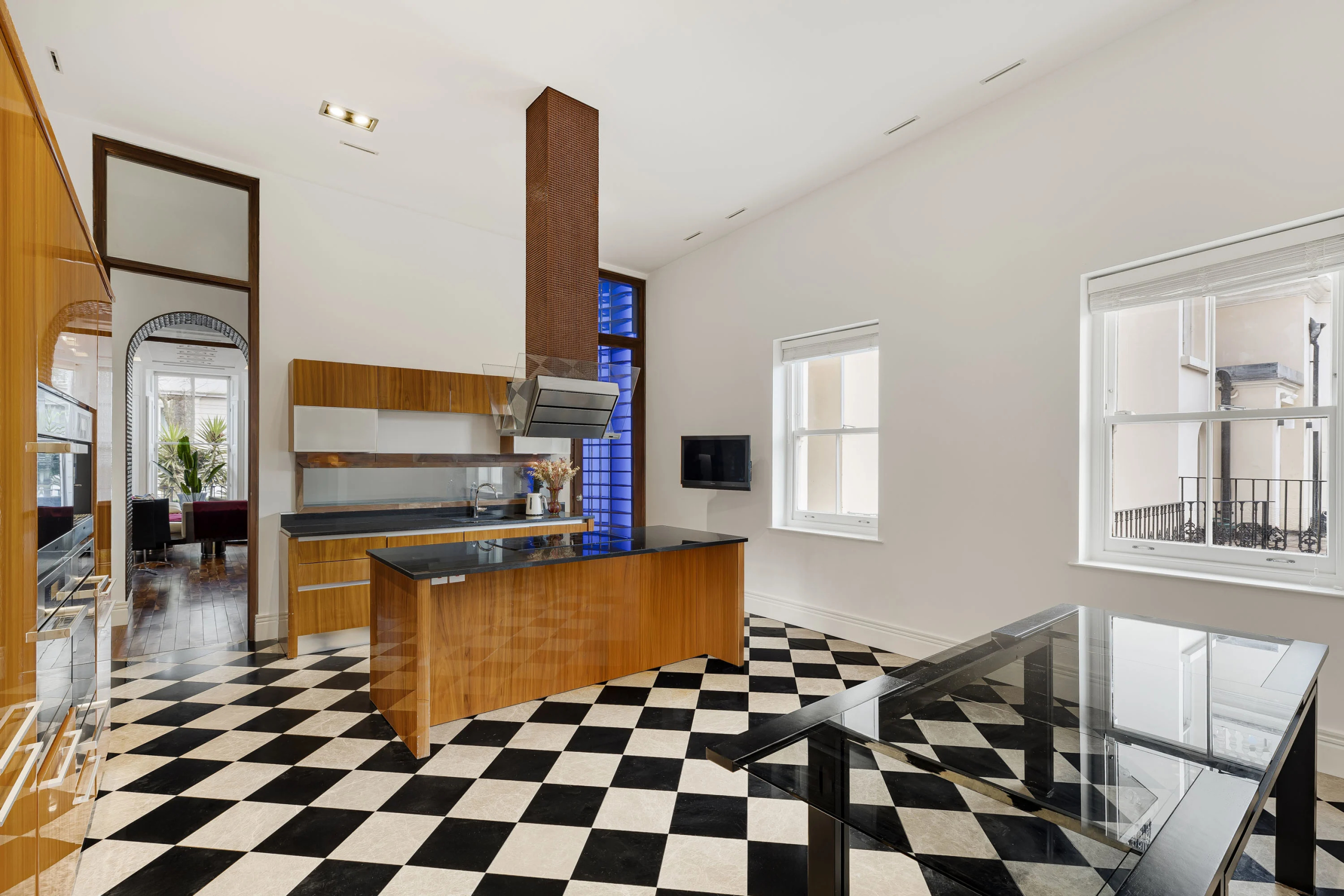 Flat 1 | Holland Park, London W11 3RZ, UK | Luxury Real Estate | Concierge Auctions