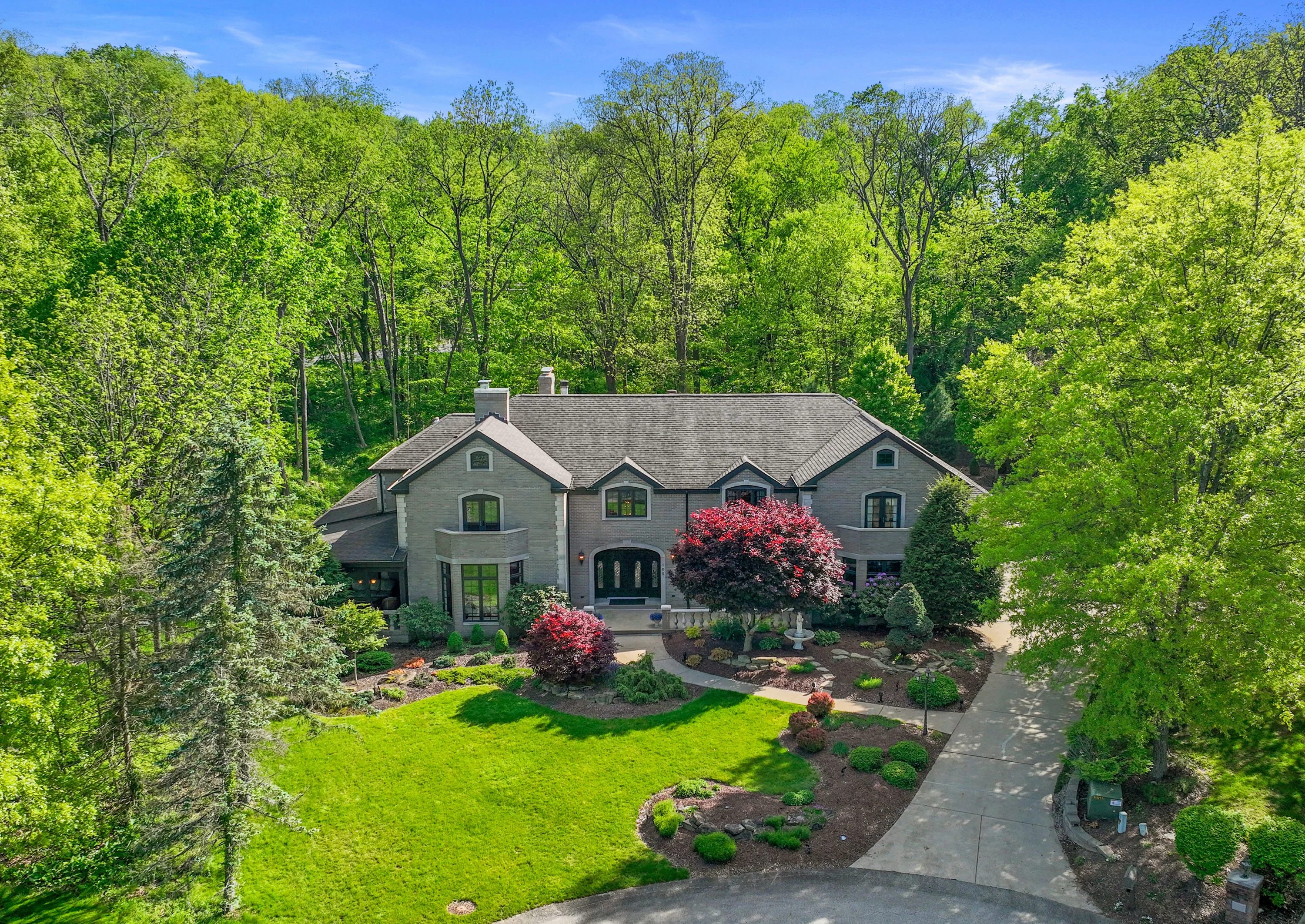 105 Lantern Circle | Near Pittsburgh | Luxury Real Estate