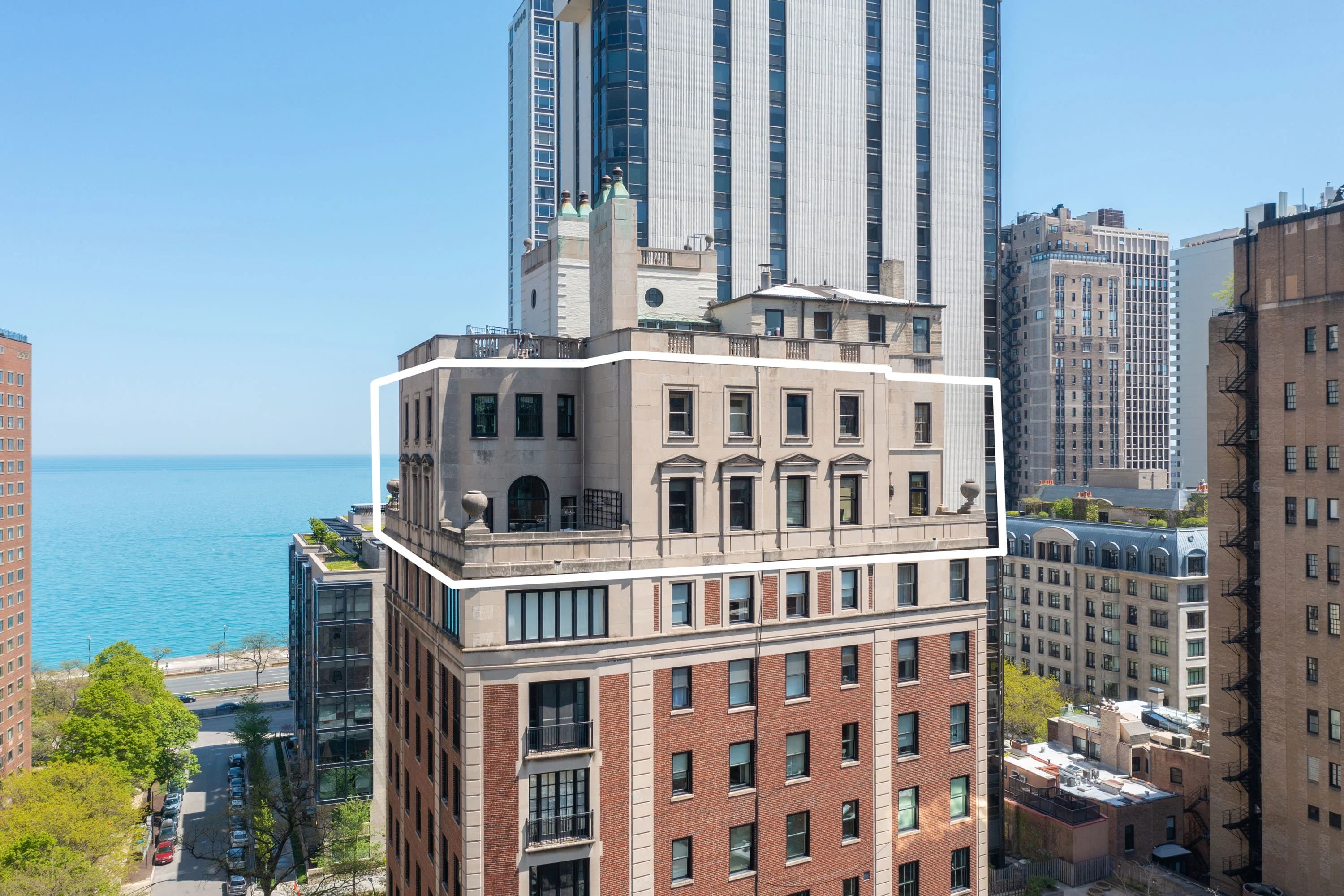 1325 North Astor Street #13 | Chicago, IL | Luxury Real Estate | Concierge Auctions