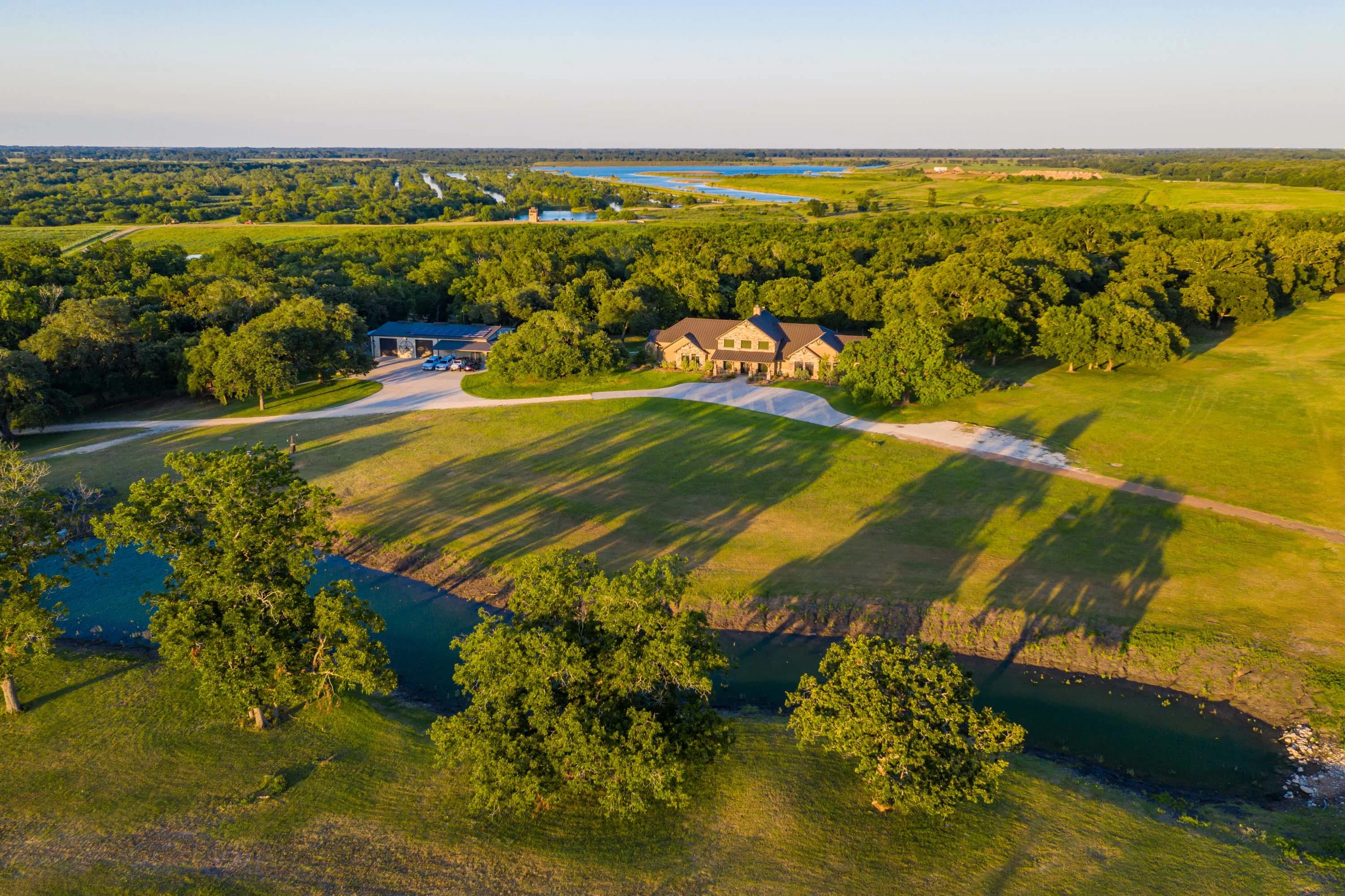 1773 County Road 101 | Columbus, TX | Luxury Real Estate