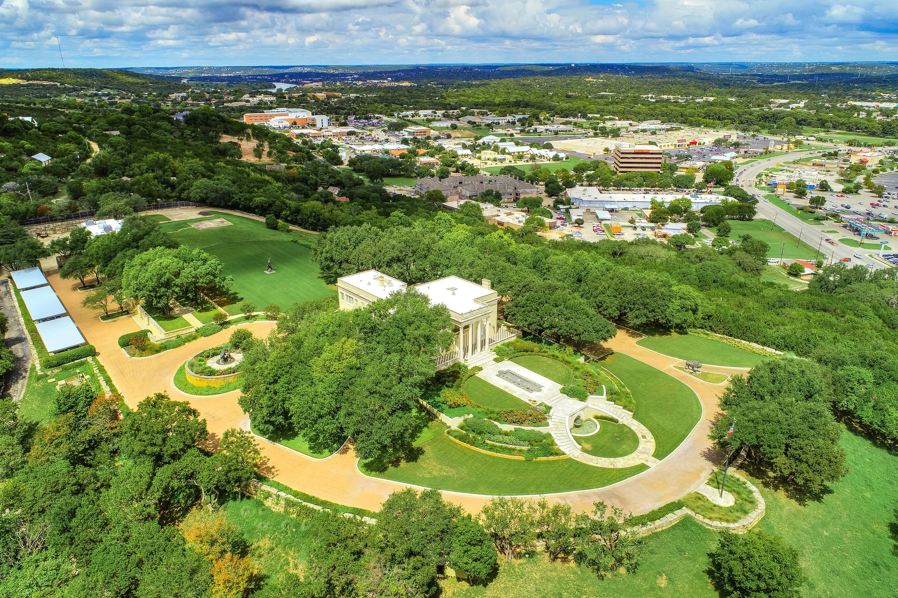 444 Sidney Baker Street South | Kerrville, TX | Luxury Real Estate