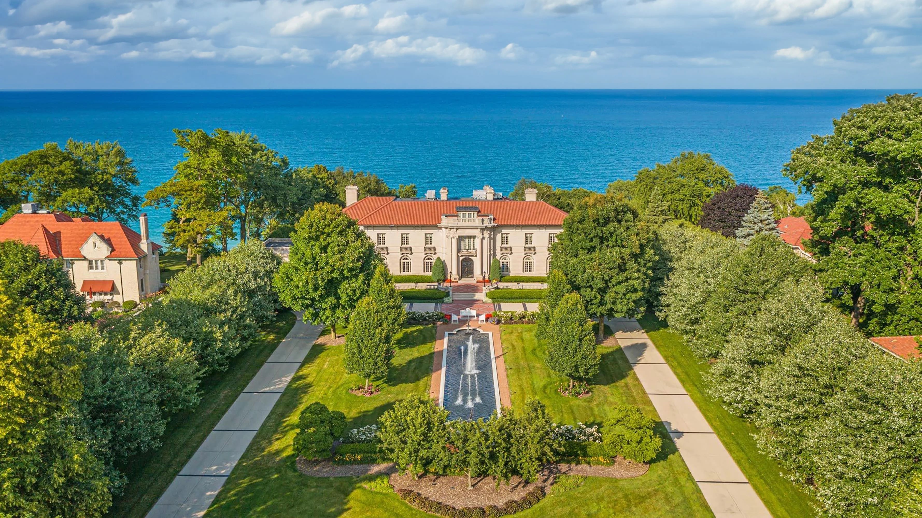 5270 N Lake Drive, Whitefish Bay, Wisconsin | Luxury Real Estate | Concierge Auctions