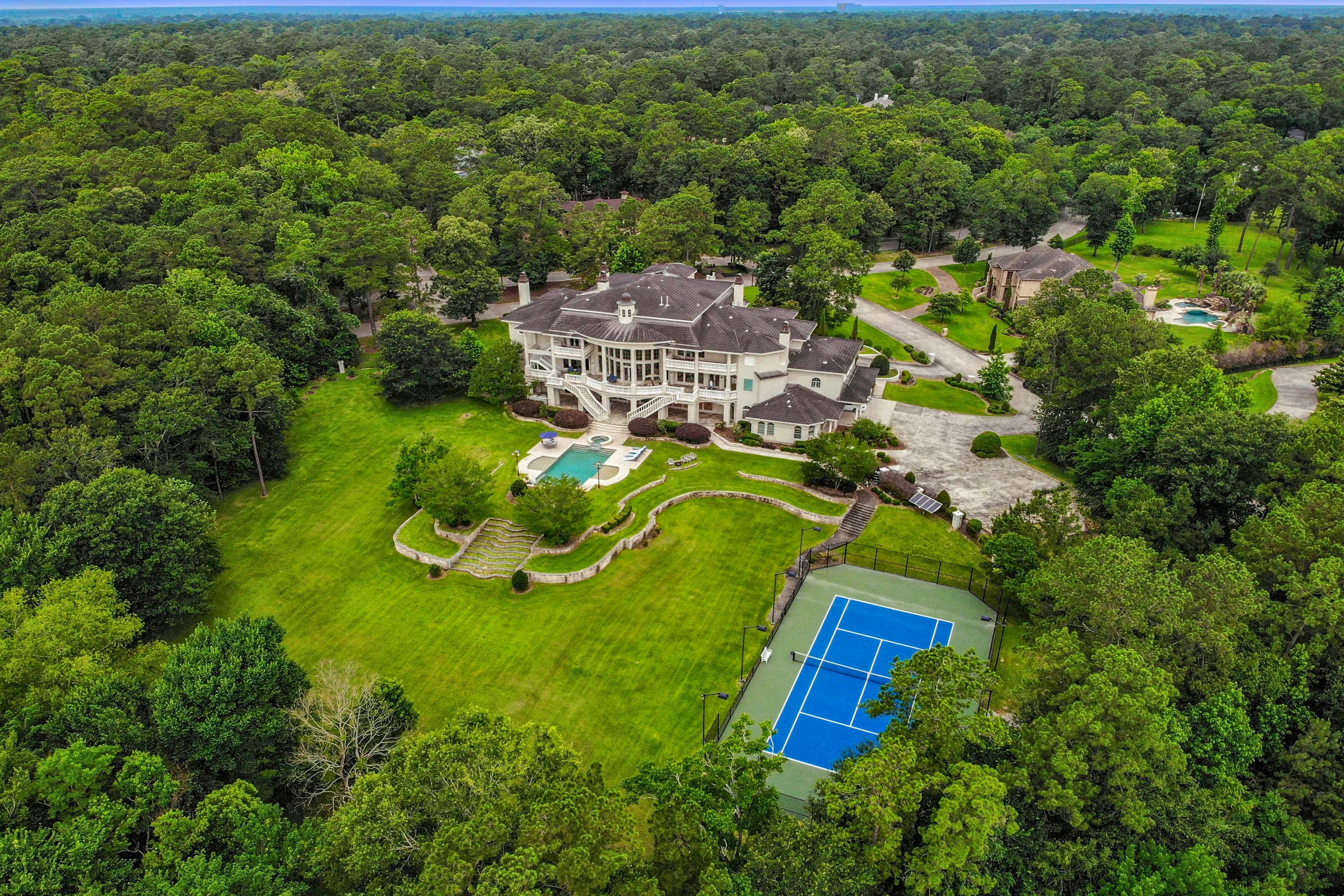 8 Deer Ridge Estates Boulevard | Greater Houston, TX | Luxury Real Estate