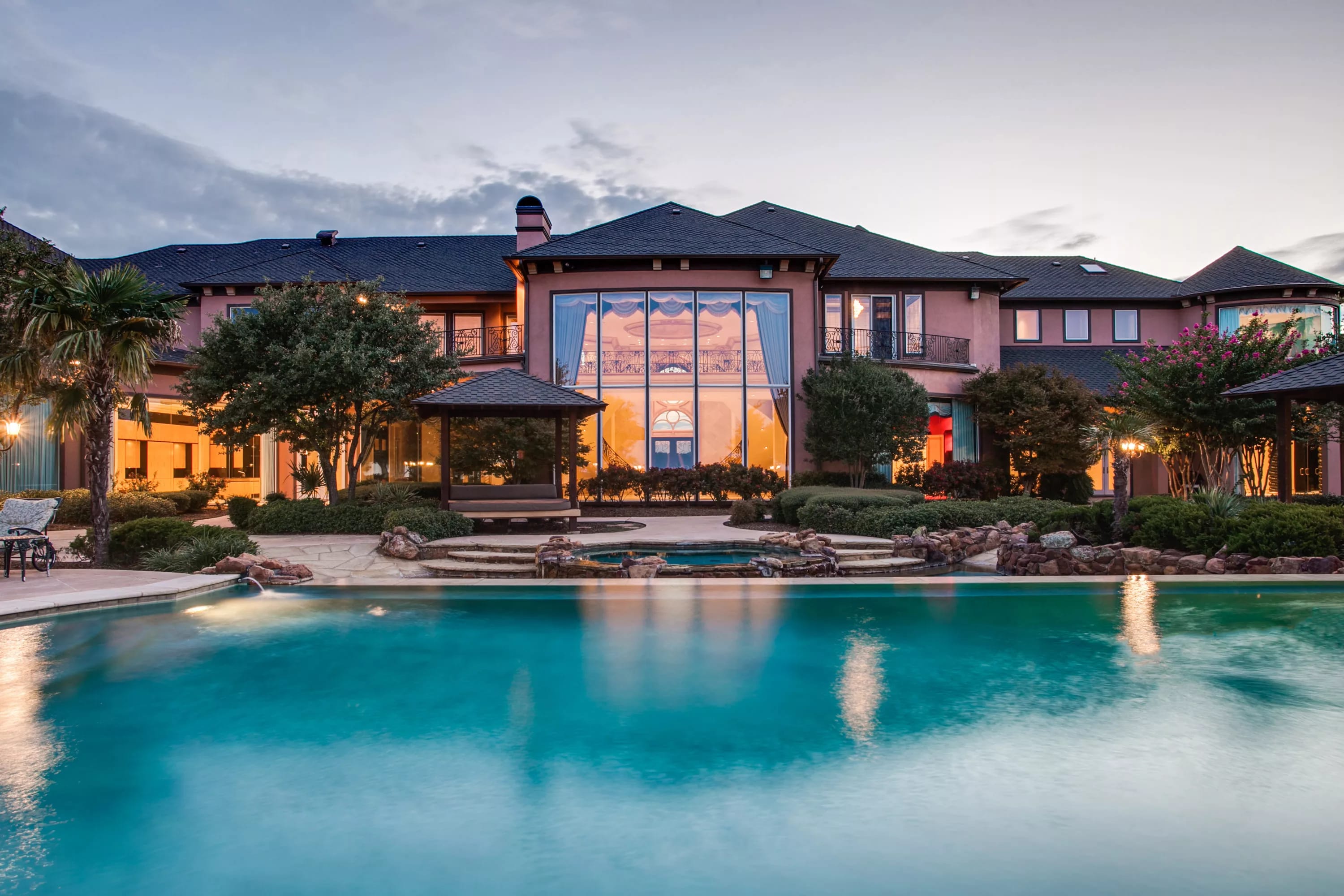 The Lone Star On Preston | 1280 N Preston Rd | Luxury Real Estate