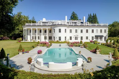 Legacy White House Replica Estate in San Mateo County, California Heads to Auction