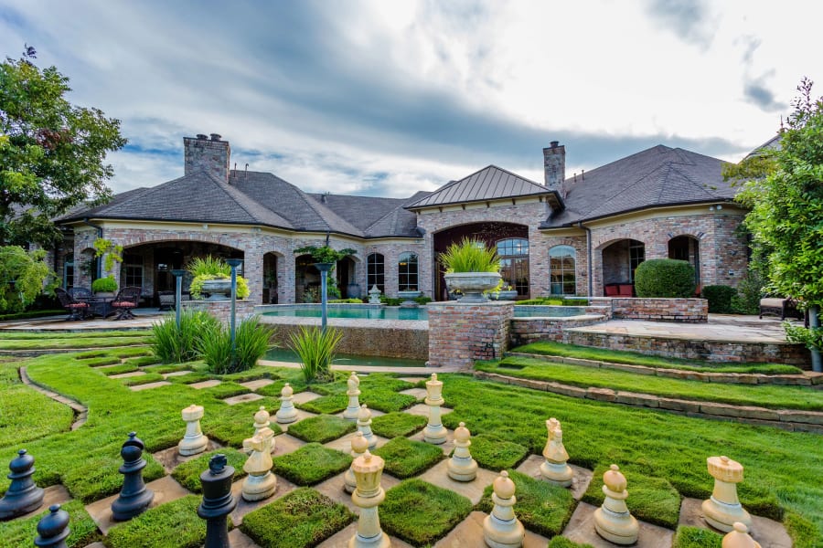 10 Retreat Boulevard | Richmond, Texas | Luxury Real Estate