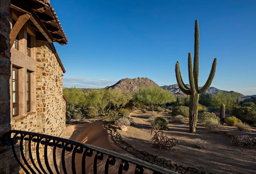 10199 East Cavedale Drive | Scottsdale, Arizona | Luxury Real Estate