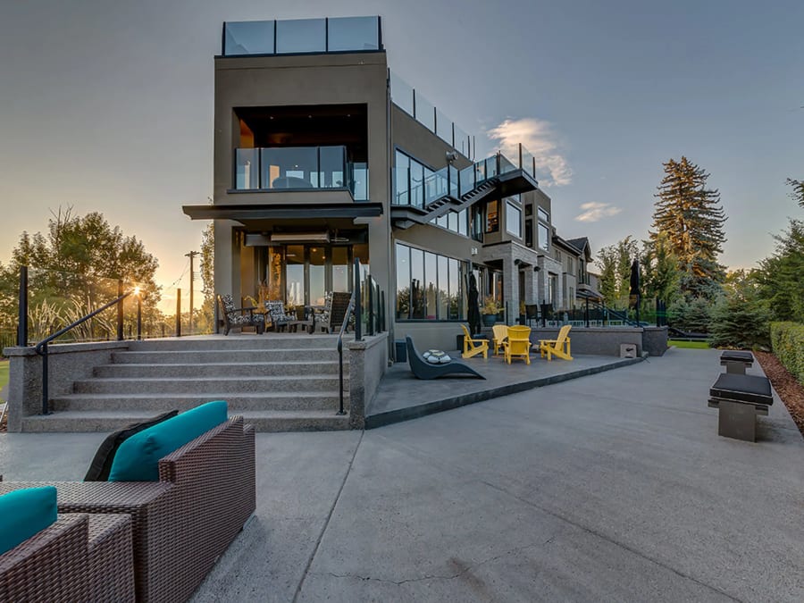 102 Crescent Rd NW | Calgary, Alberta, Canada | Luxury Real Estate