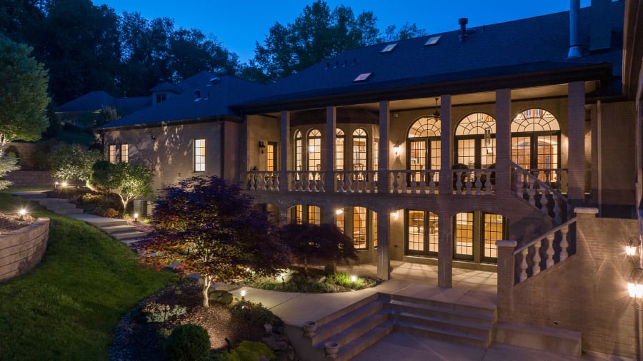 105 Lantern Circle | Near Pittsburgh | Luxury Real Estate