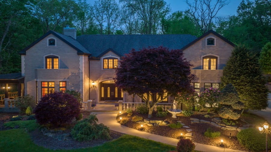 105 Lantern Circle | Near Pittsburgh | Luxury Real Estate